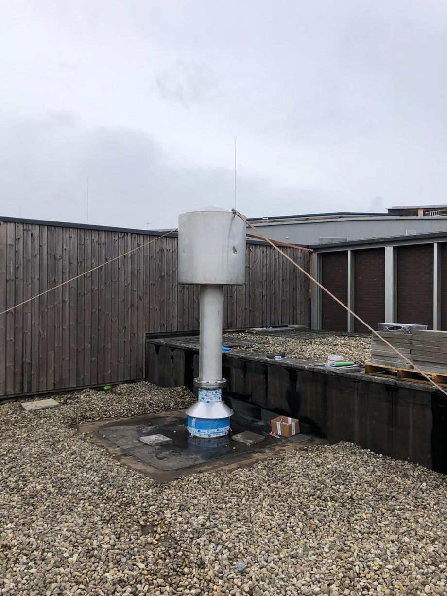 Het buiten aanzicht van een quench pipe systeem in het ziekenhuis van Deventer.