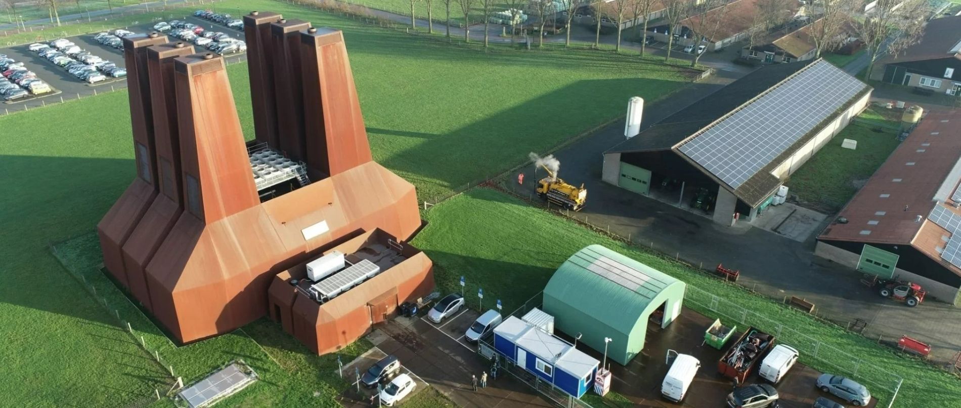 This is the introduction image to the project, showing the full overview of the powerplant, including our temporary work station. Inside of this powerplant the new SCR was integrated.