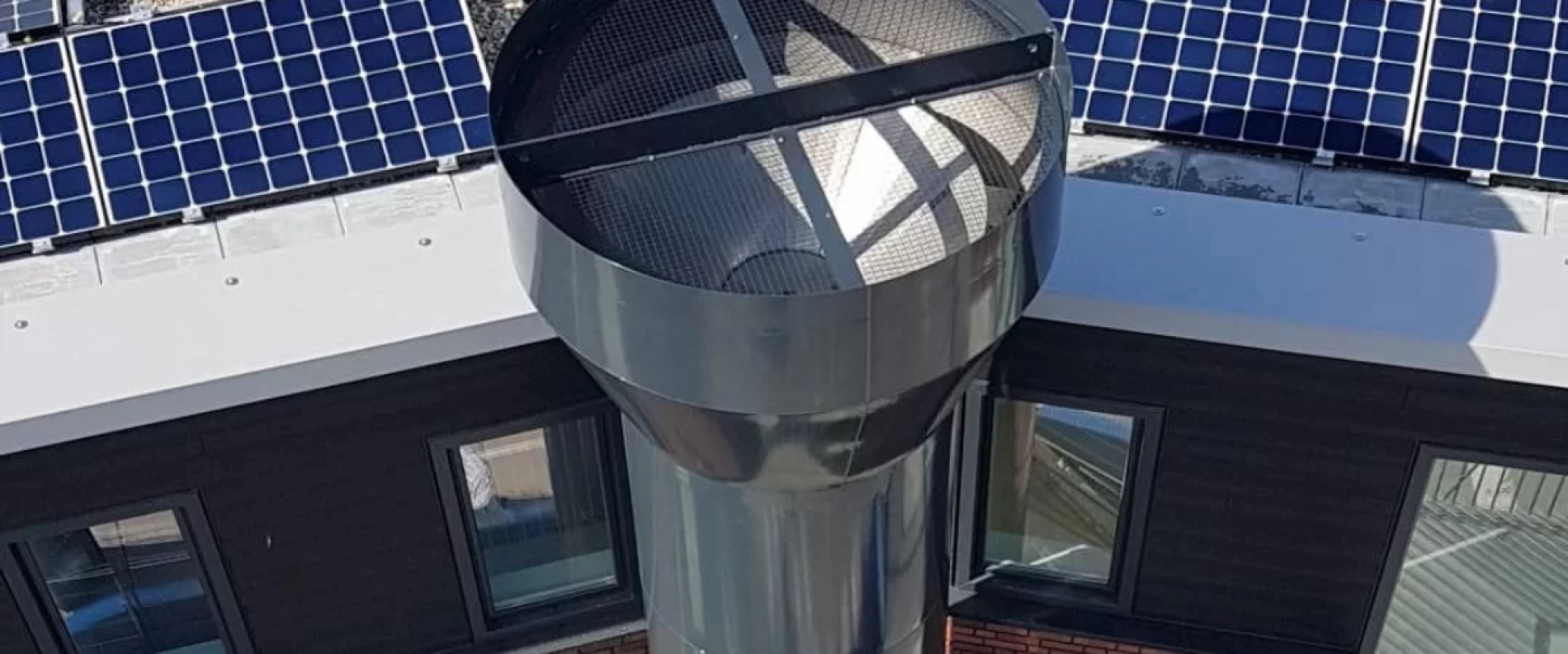 bovenaanzicht van de ventilatieschacht die in verbinding staat met de parkeerplaats in Zwolle